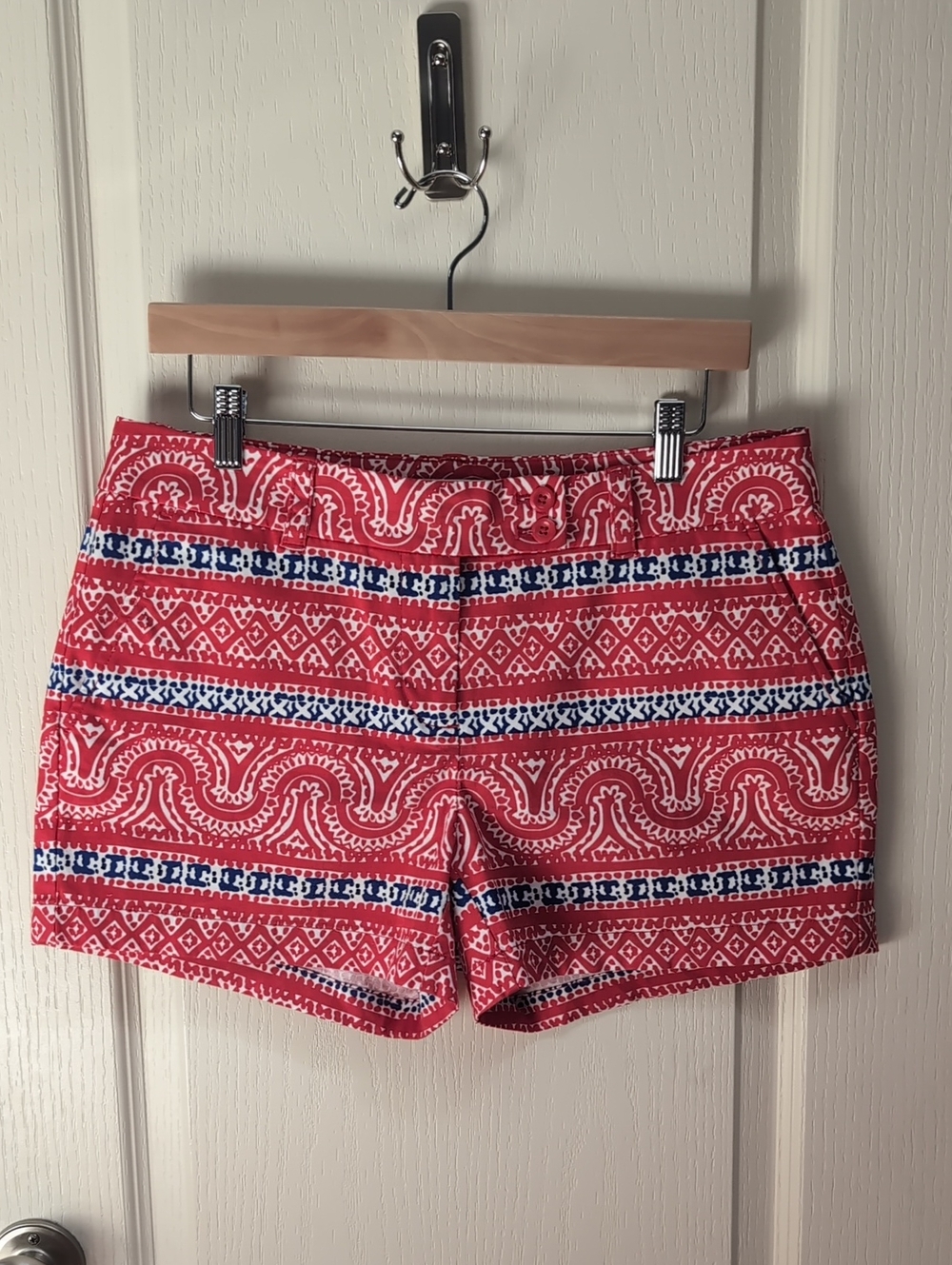 Vineyard Vines Red Patterned Women’s Shorts with Blue & White Accents